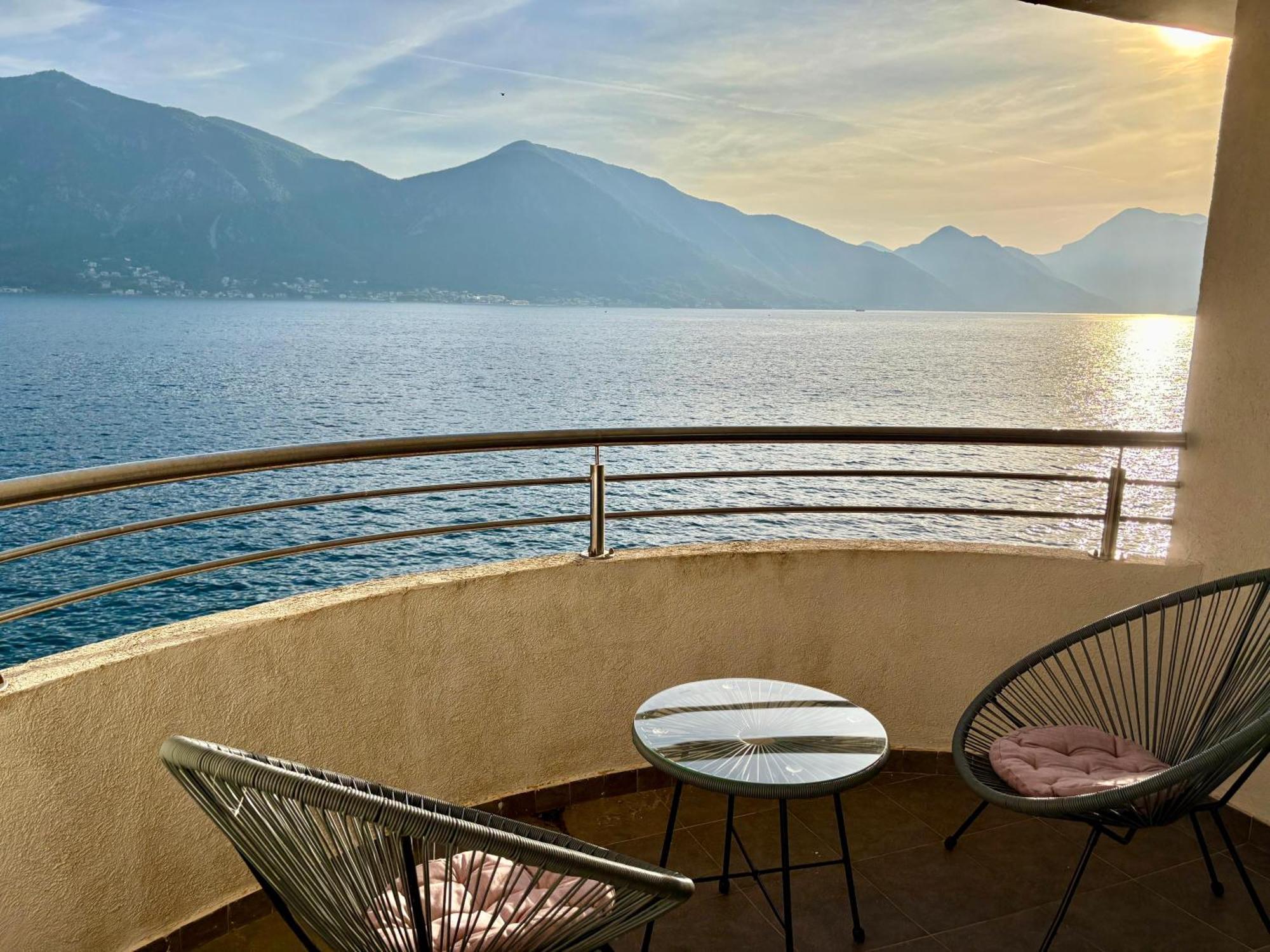 Waterfront Apartments Kotor Exteriör bild