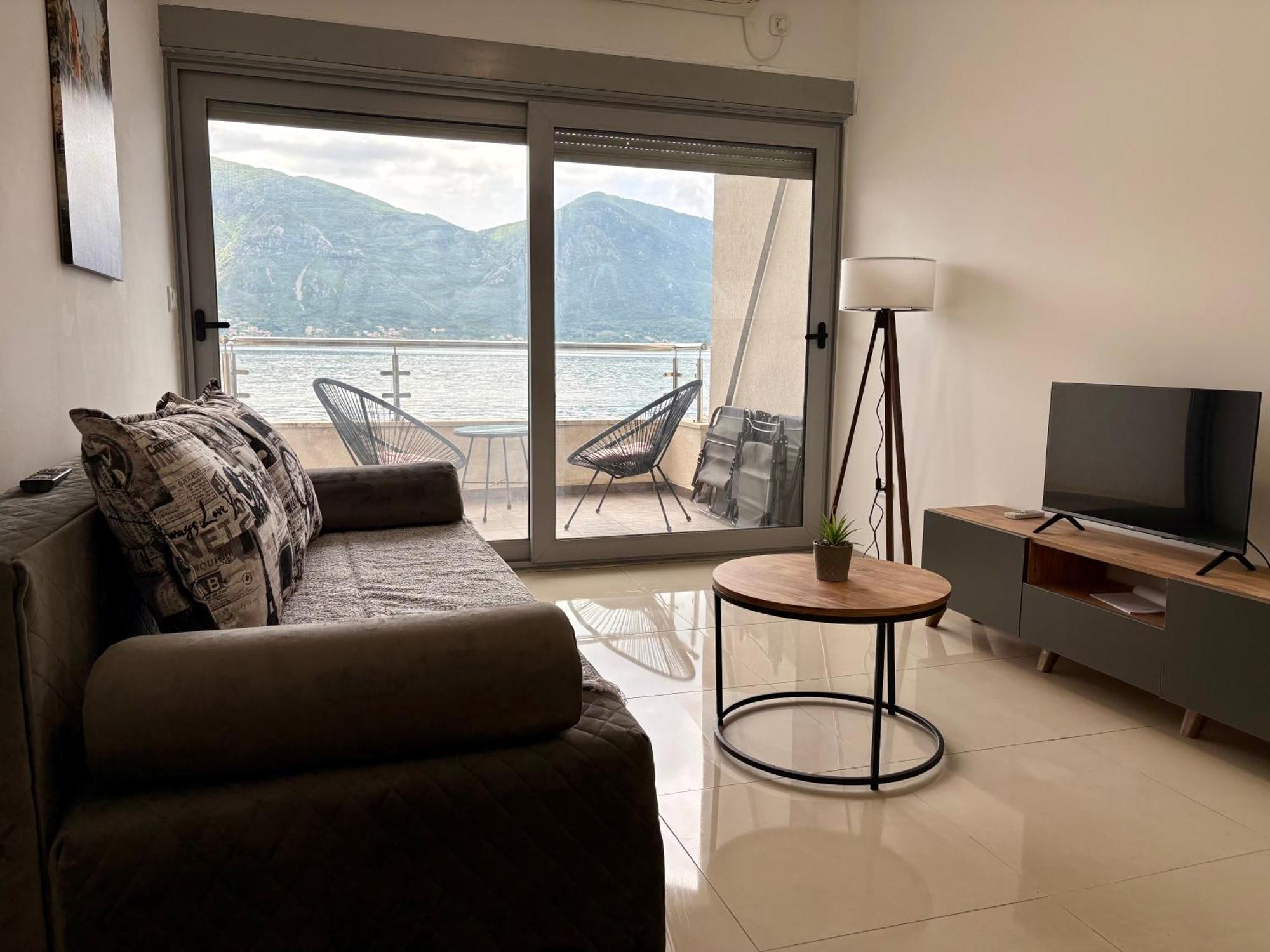 Waterfront Apartments Kotor Exteriör bild