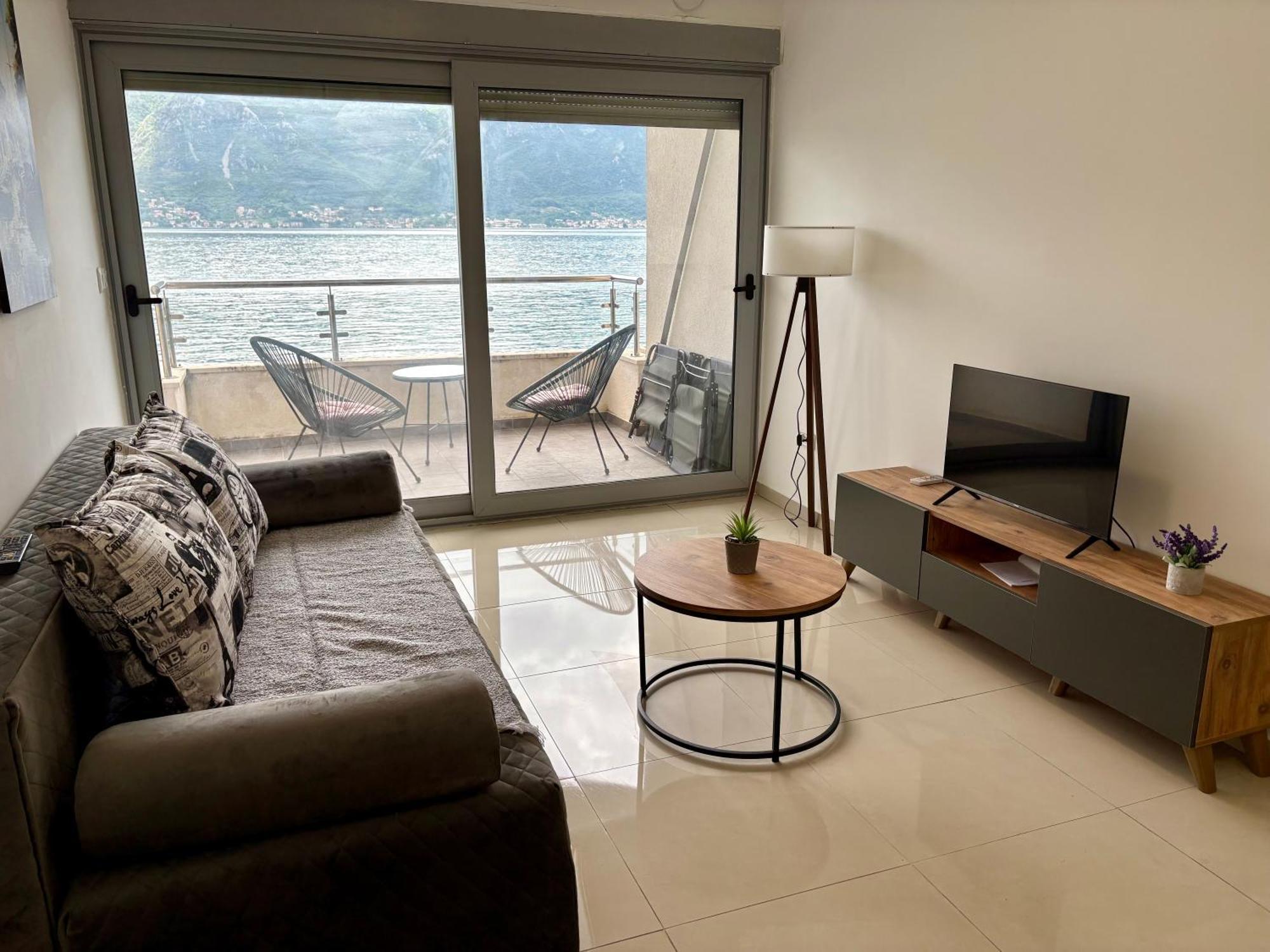 Waterfront Apartments Kotor Exteriör bild