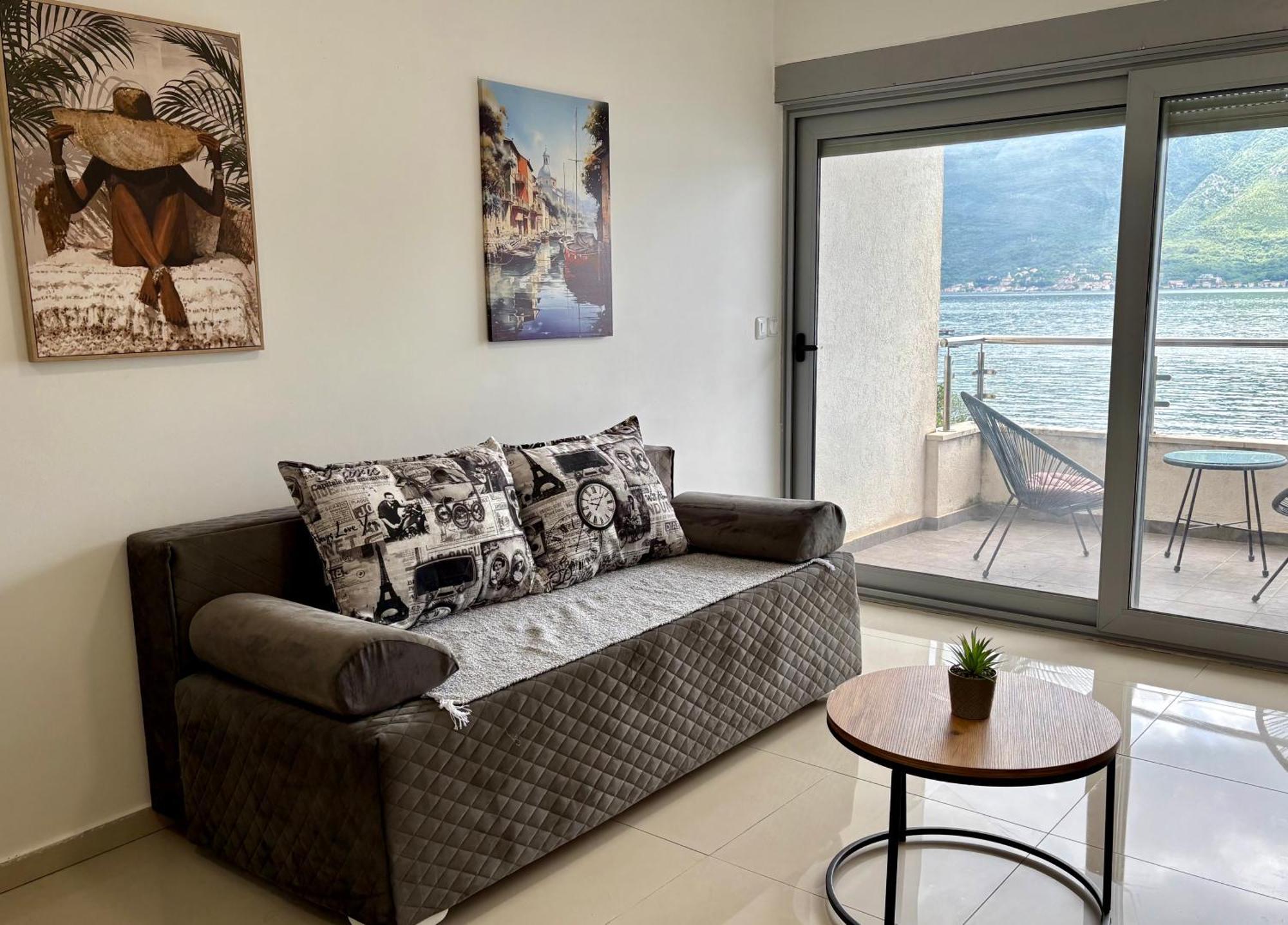 Waterfront Apartments Kotor Exteriör bild